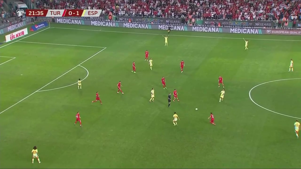 赏心悦目西班牙Tiki-Taka戏耍土耳其后防 梅里诺禁区内推射破门