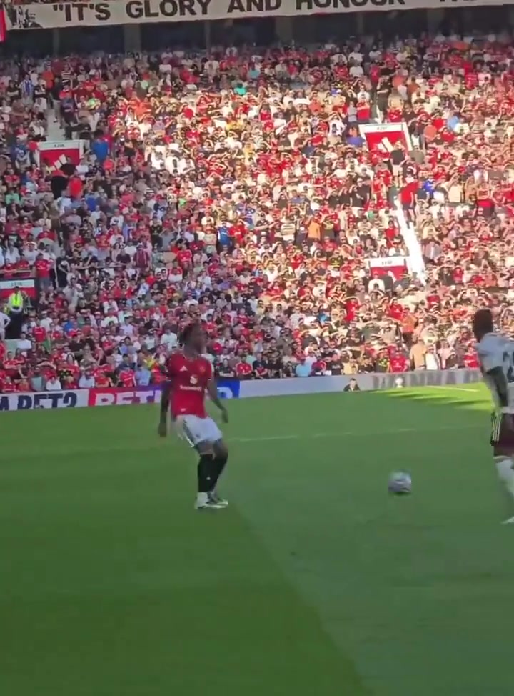 球迷视角曼联前场拿球的能力的确提高了