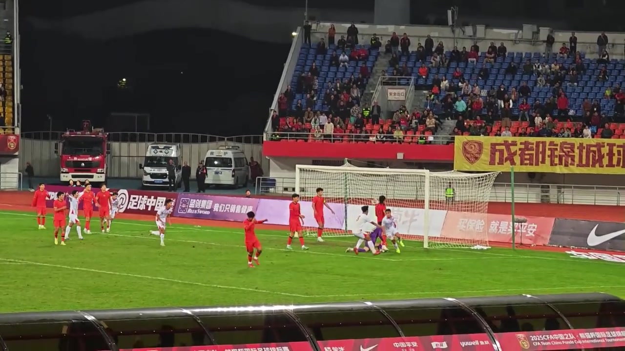 球迷现场目睹汪士钦离谱失误WC这什么啊