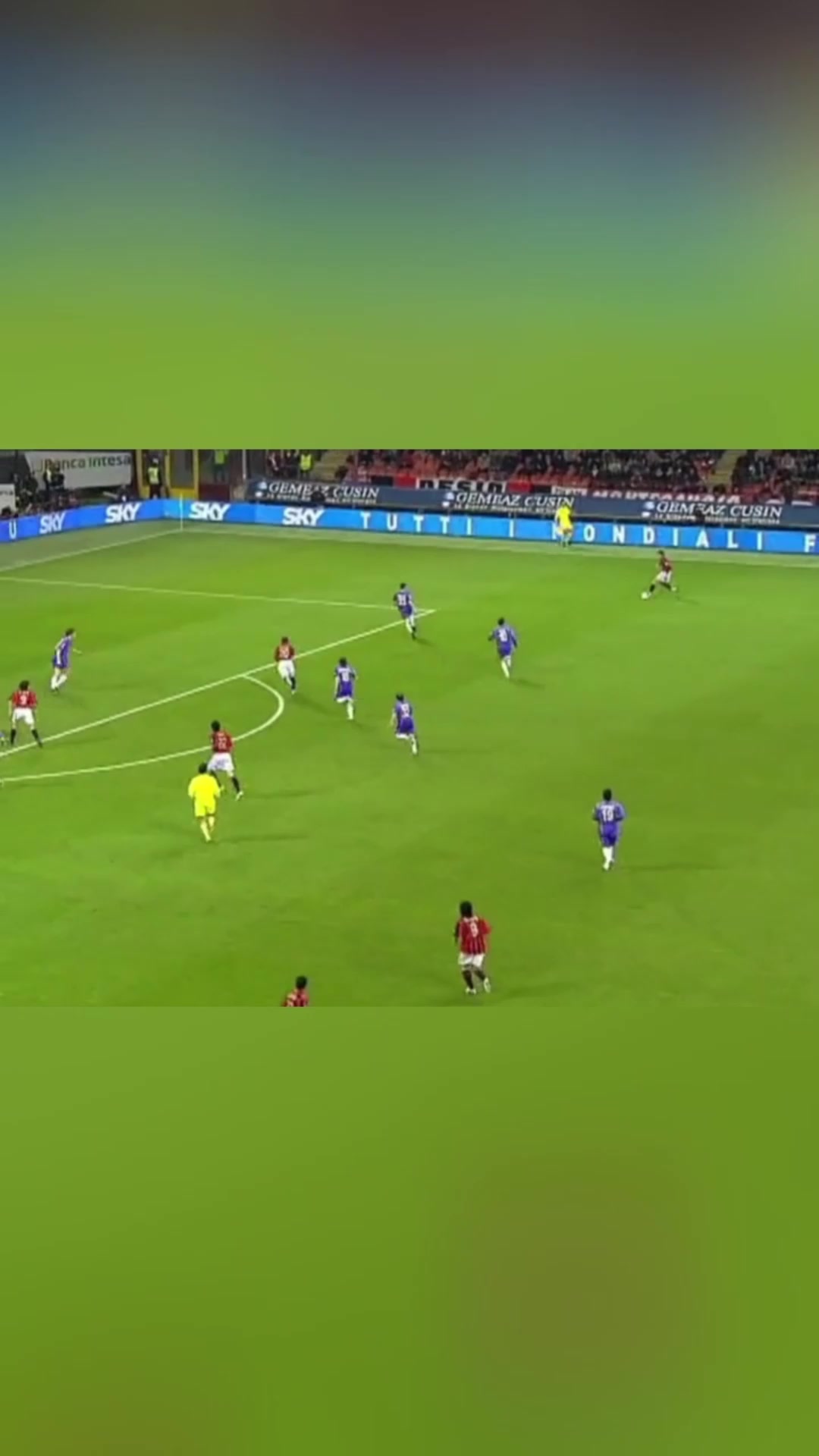 多么美得画面科斯塔库塔传中卡卡势大力沉的头球破门