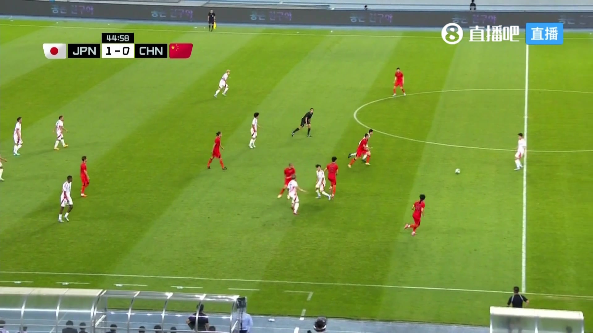 日本反击被国足拉下董路干他啊犯规不是犯罪