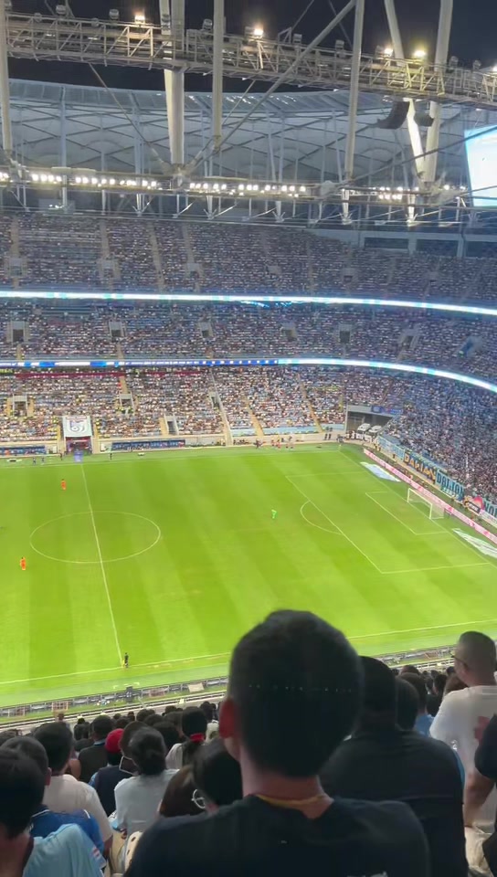 不愧是足球城啊大连梭鱼湾球场座无虚席气氛太好啦