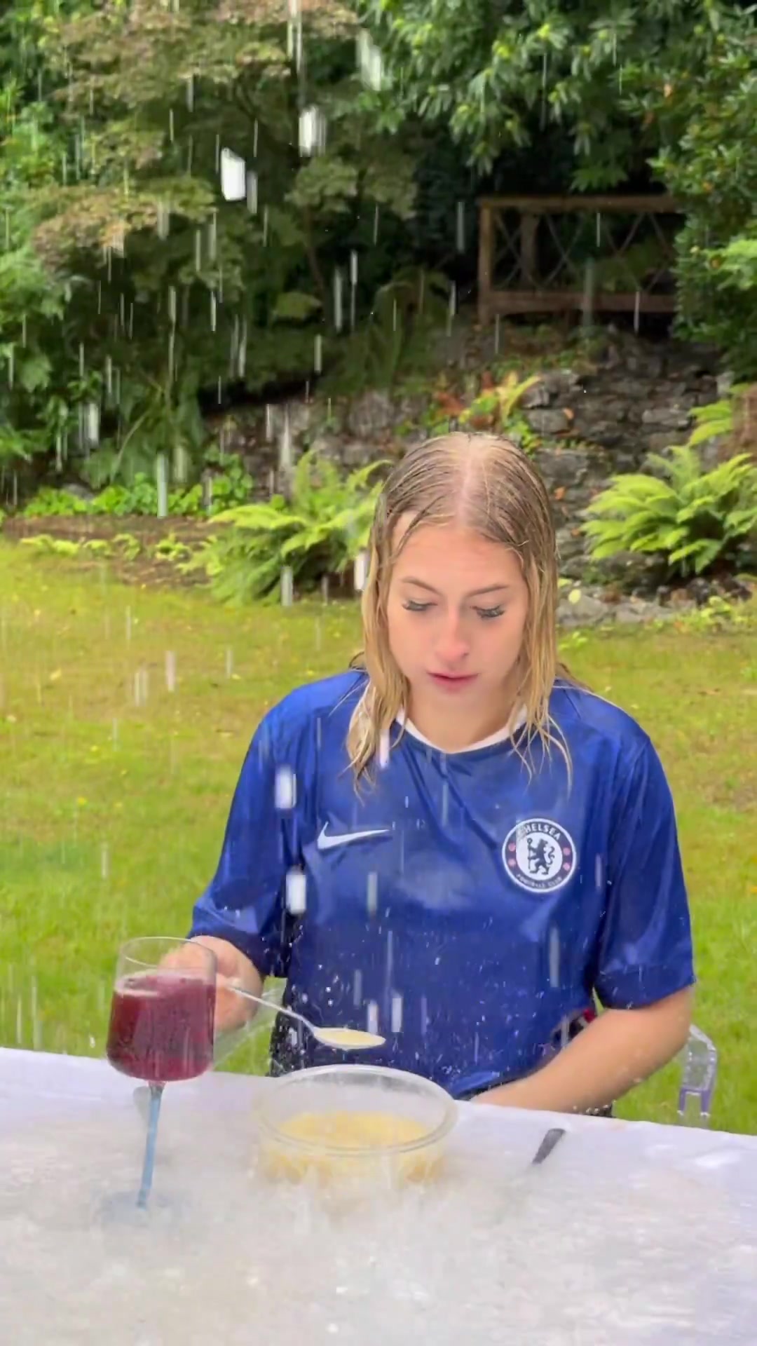 对切尔西提起74项财务指控切尔西成人女博主粉丝的反应