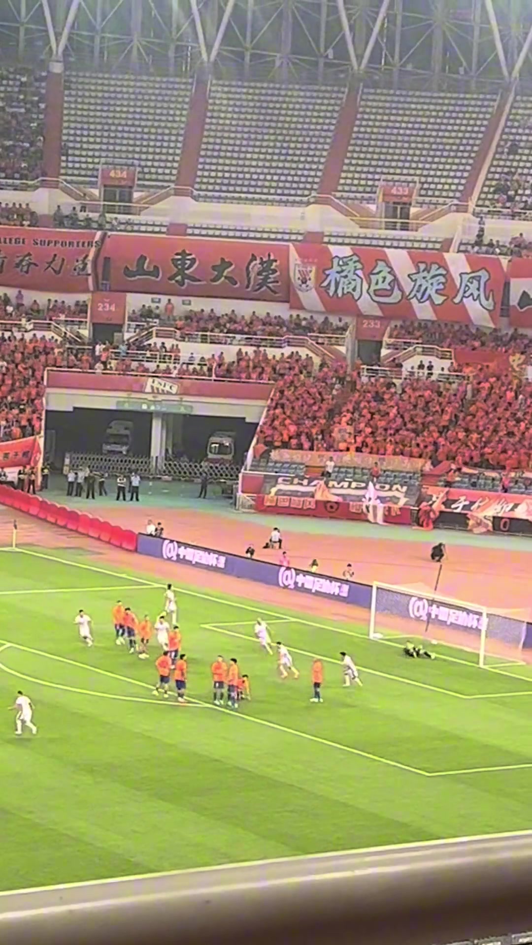 任意球被进两个王大雷真是郁闷啊