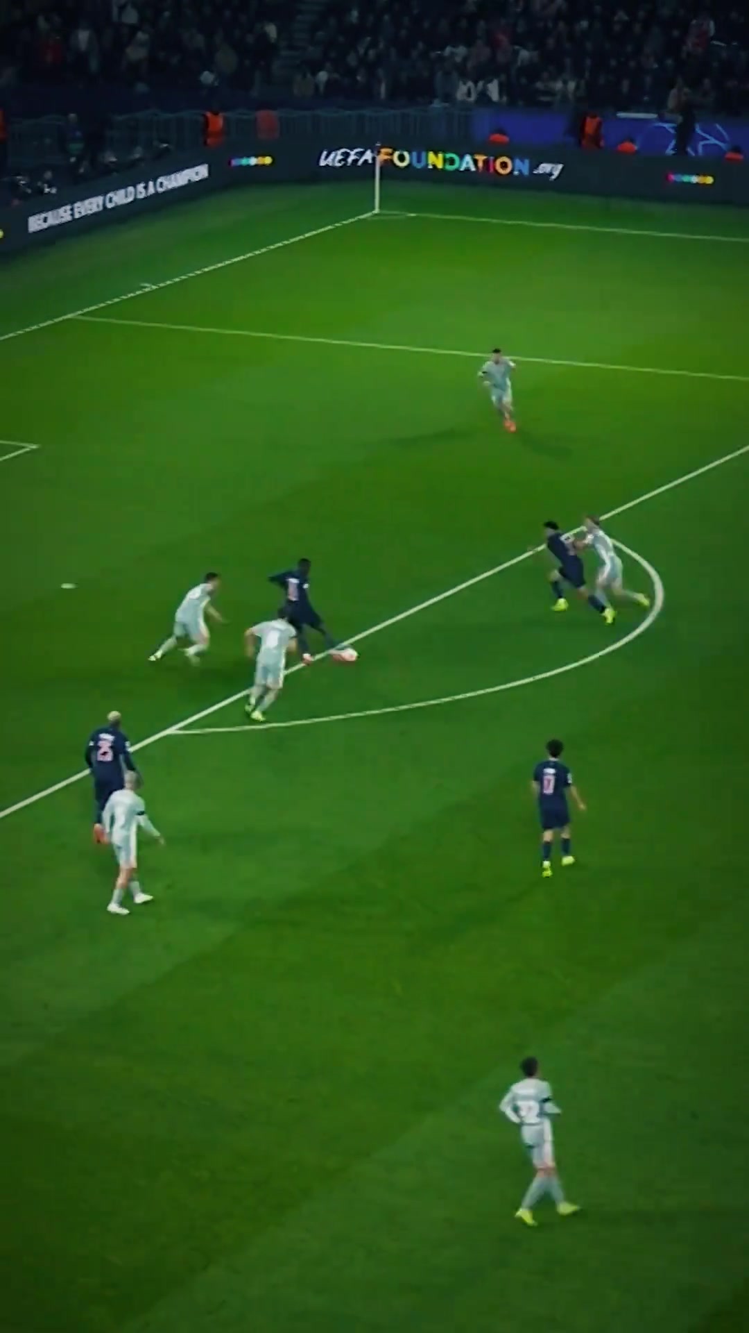 大巴黎这高位压迫真的太猛了谁来都得麻啊......