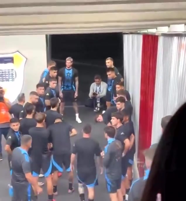 瑞思拜整个阿根廷队对梅西表现出的尊重令人难以置信