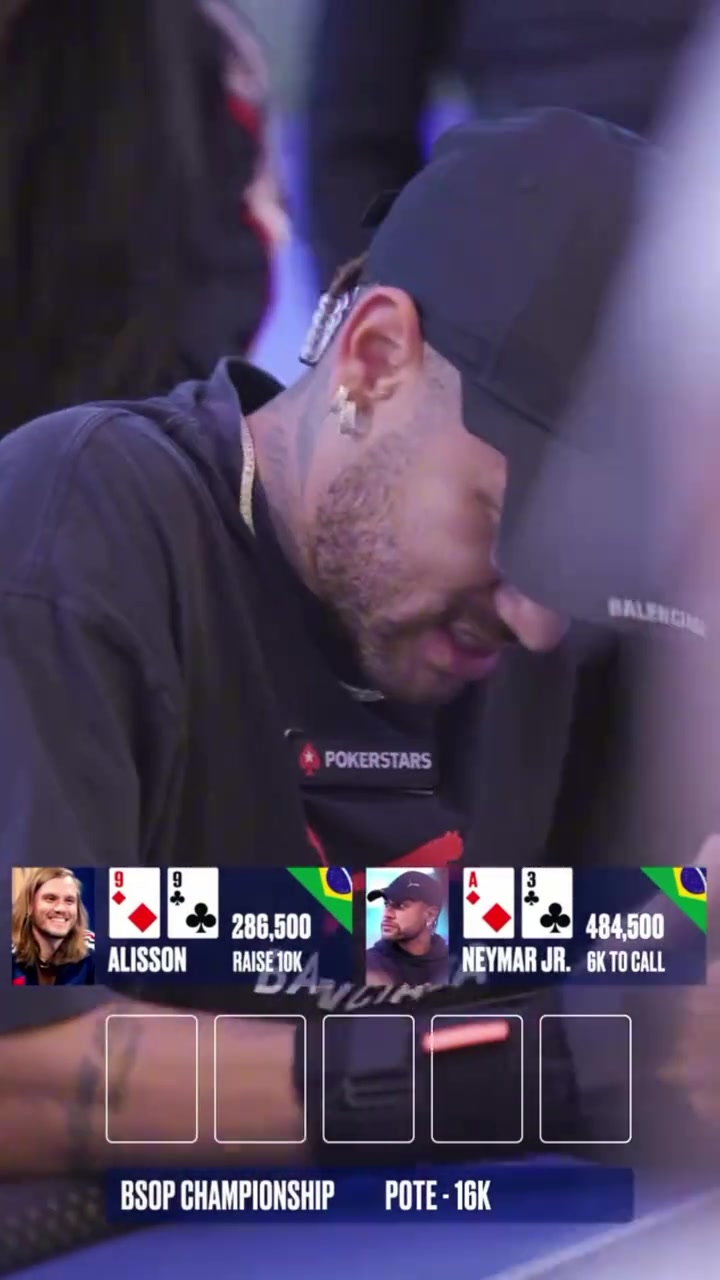 内马尔参加德州扑克比赛你小子是准备不踢球改行当牌手啊