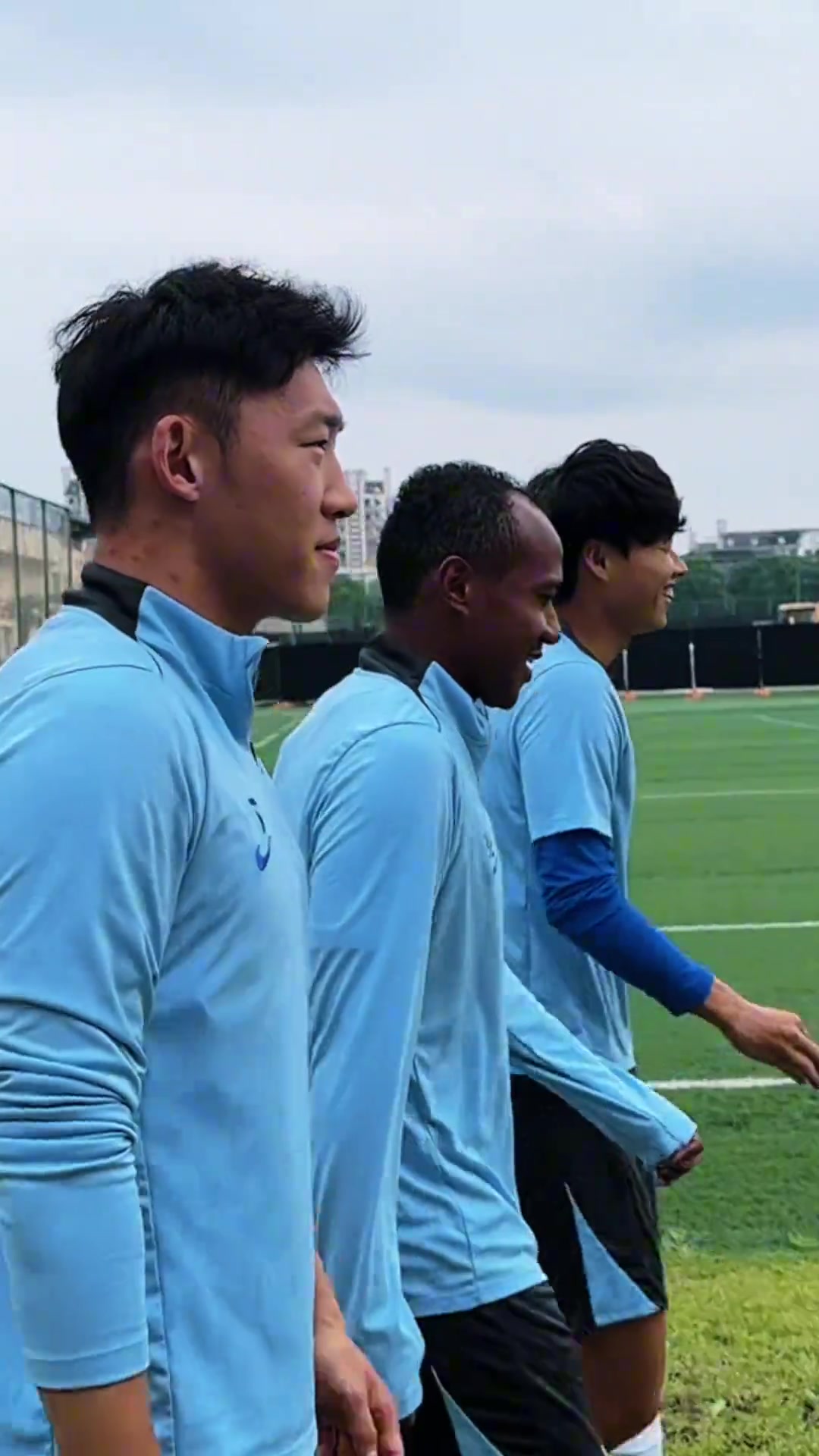 申花备战天津阿马杜特谢拉路易斯参加合练于汉超缺席