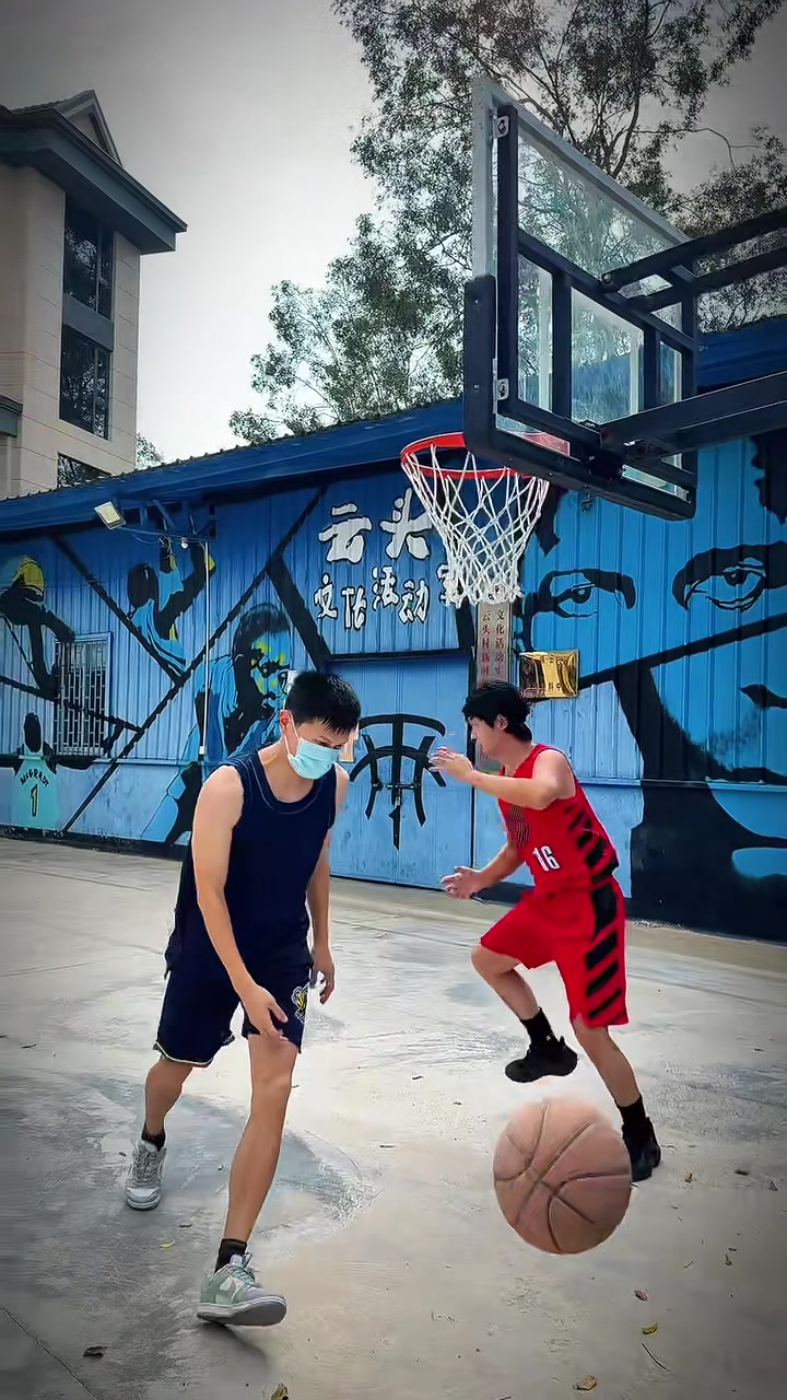 这模仿什么水平模仿帝陈海泳爆笑演绎杨瀚森第一次首发表现