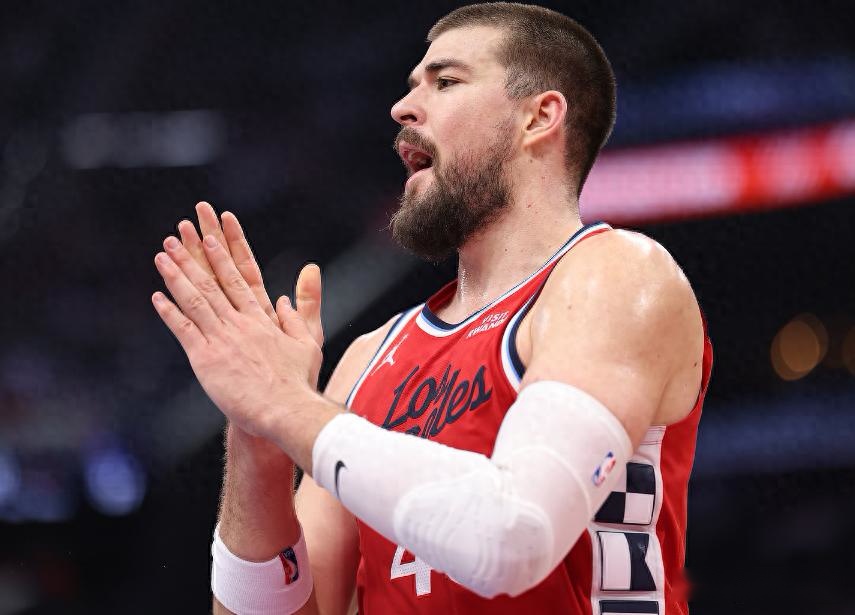 快船113-115火箭 球员评价:祖巴茨满分,5人及格,3人低迷