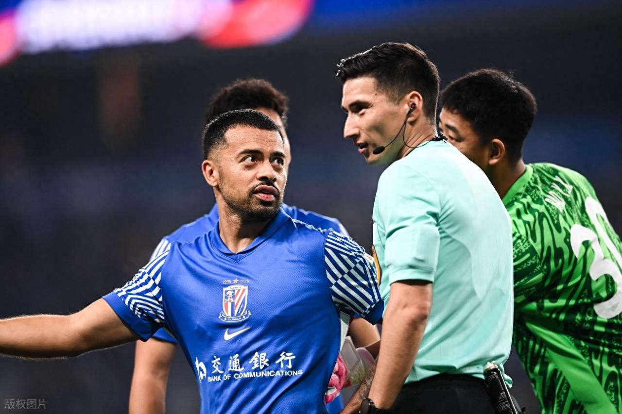 闹僵了!申花这次不妥协了?王牌归化国脚面临离队,双方互不让步